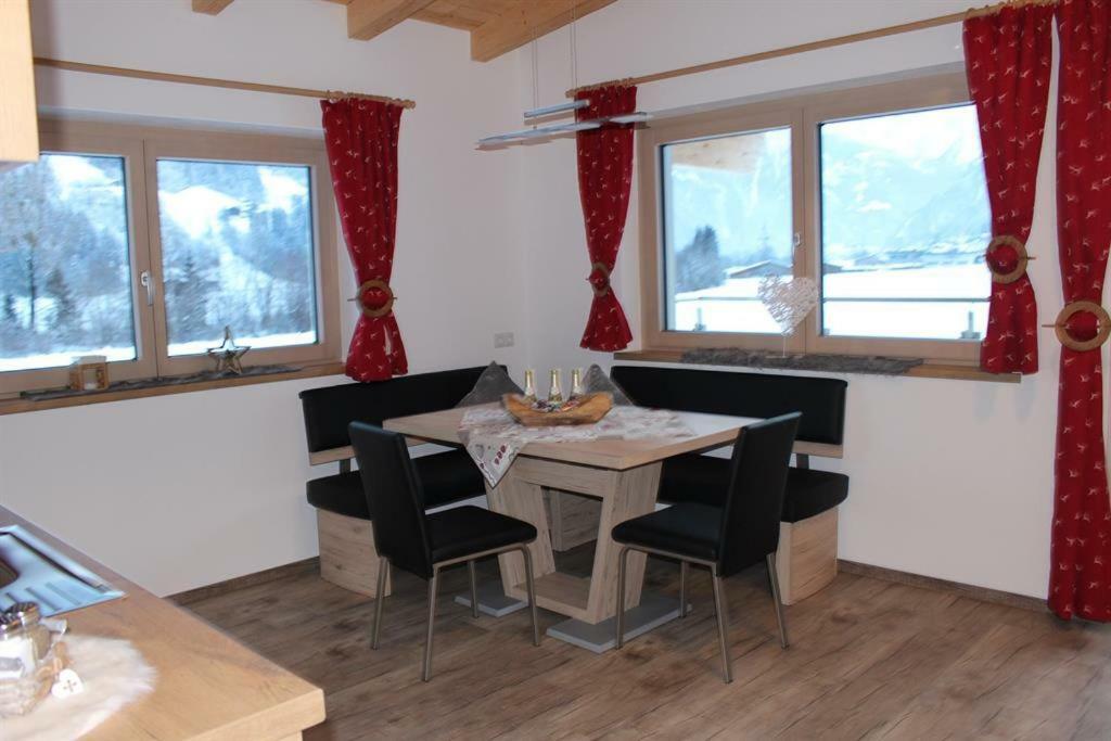 Apartamento Alpinjuwel In Hippach Exterior foto